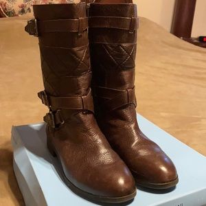 Ladies dark brown bootie size 9